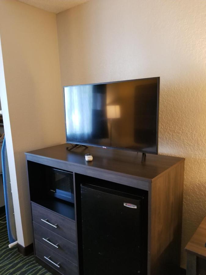 Quality Inn & Suites Leesburg Chain Of Lakes Eksteriør bilde