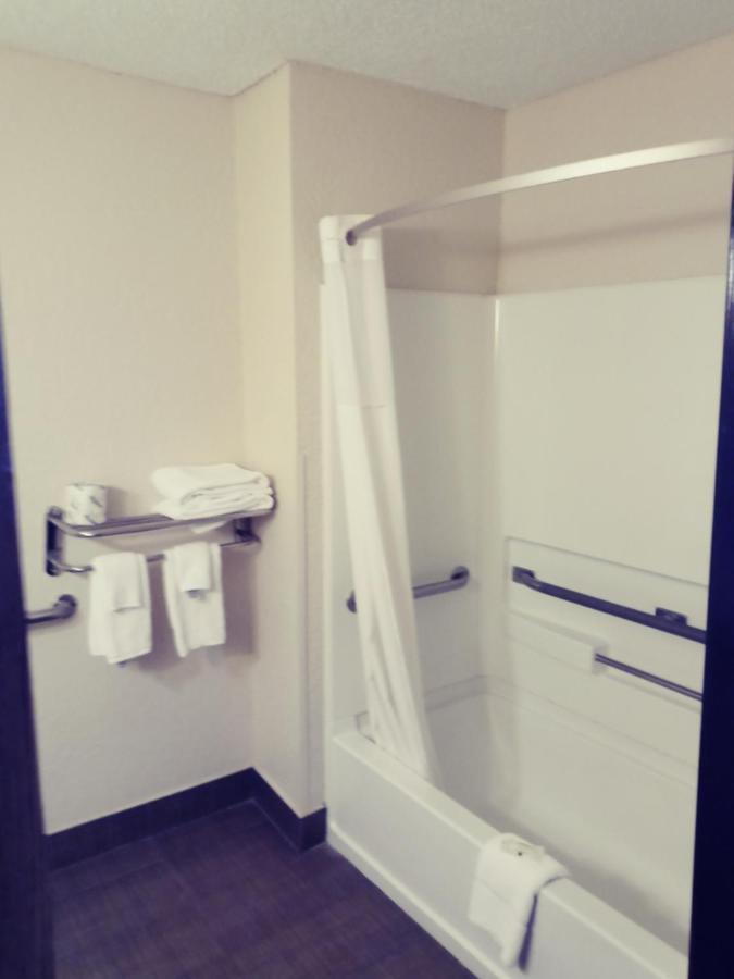 Quality Inn & Suites Leesburg Chain Of Lakes Eksteriør bilde
